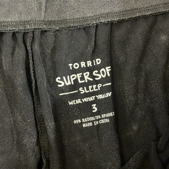 Torrid super soft sleep shorts 3X - Picture 3 of 5